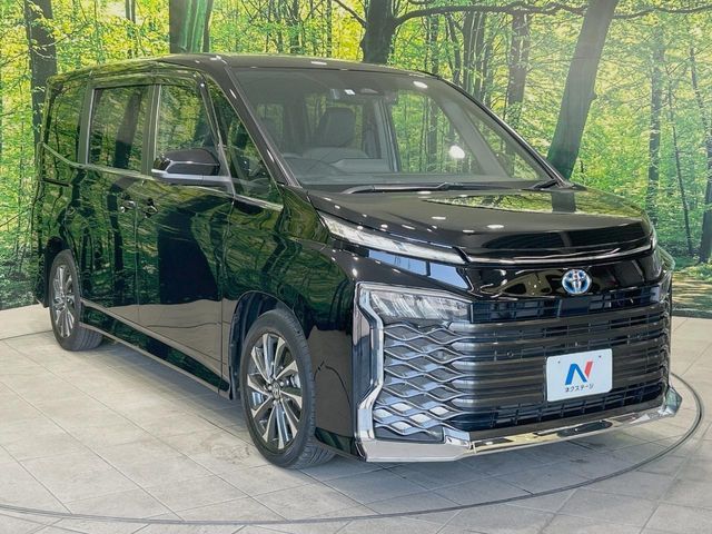 VOXY HYBRID