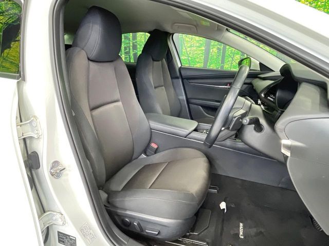 MAZDA3 SEDAN