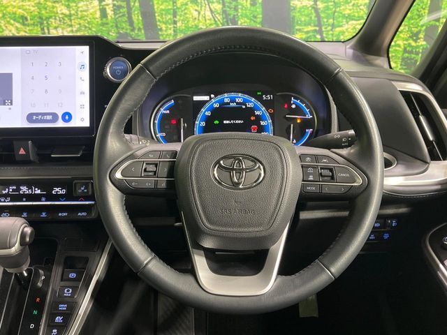 VOXY HYBRID