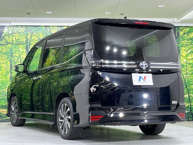 VOXY HYBRID