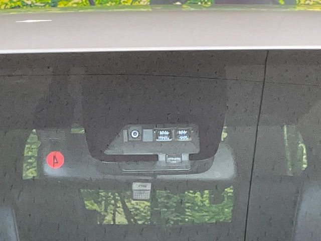 VOXY HYBRID