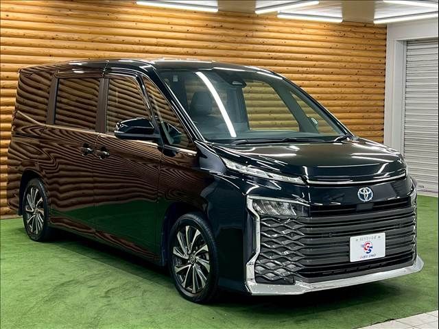 VOXY HYBRID