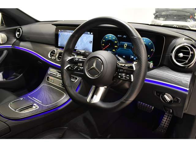 MERCEDES BENZ E class sedan
