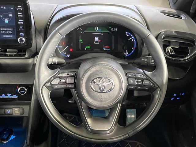 YARIS CROSS HYBRID