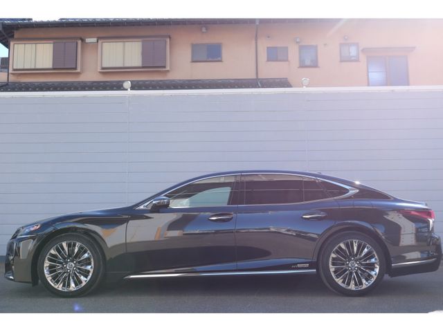 LEXUS LS500h 4WD