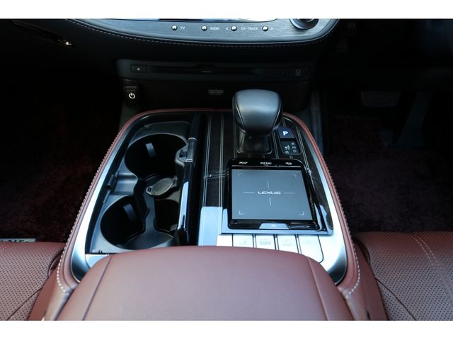 LEXUS LS500h 4WD