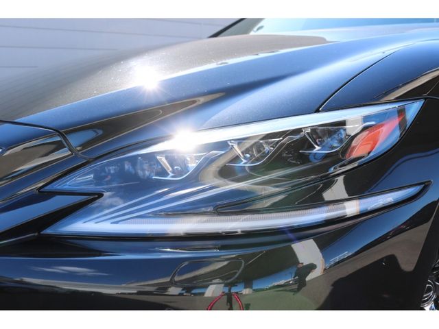 LEXUS LS500h 4WD