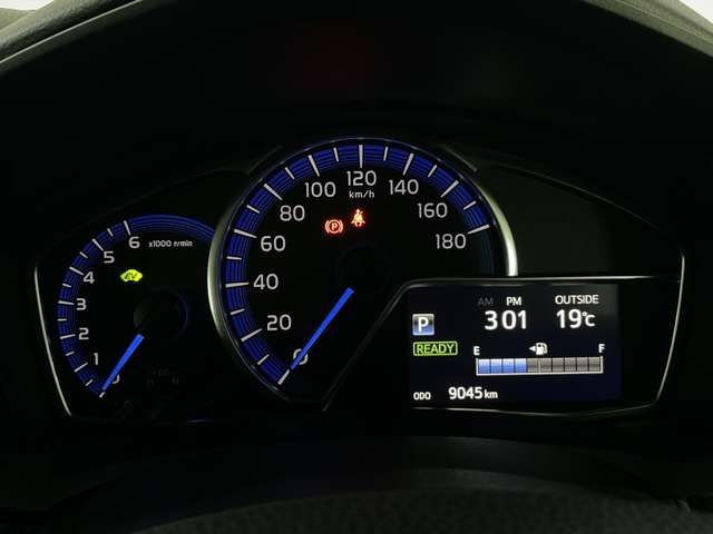 COROLLA AXIO HYBRID