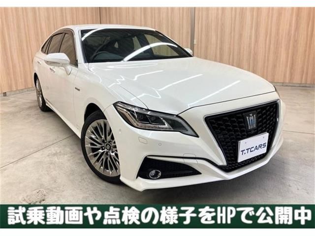 CROWN sedan hybrid