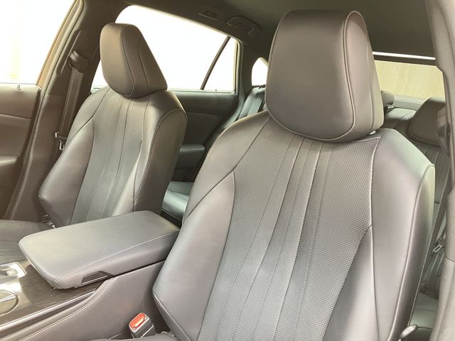 CROWN sedan hybrid