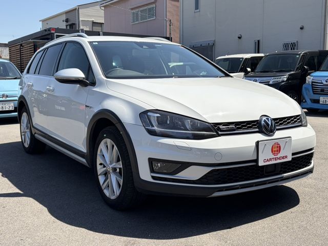 VOLKSWAGEN GOLF Alltrack