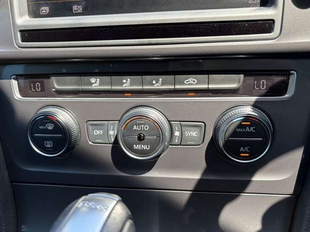 VOLKSWAGEN GOLF Alltrack