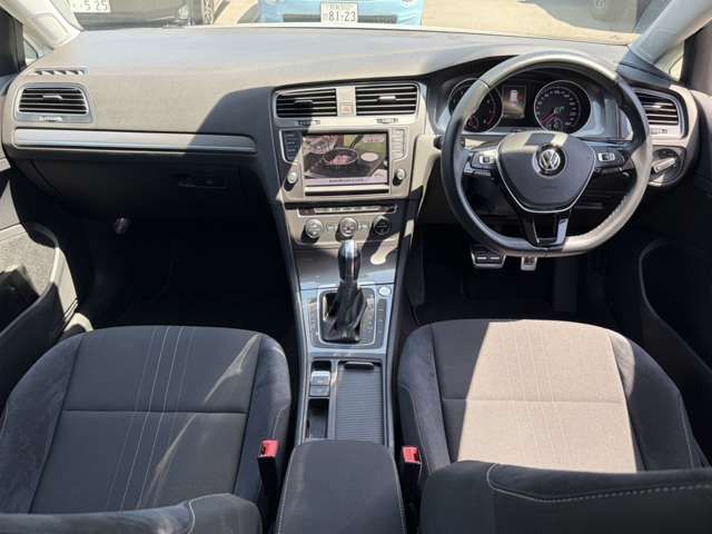 VOLKSWAGEN GOLF Alltrack