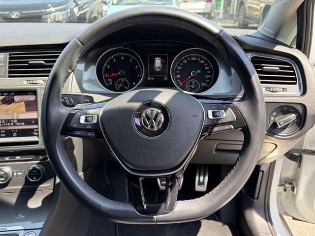 VOLKSWAGEN GOLF Alltrack
