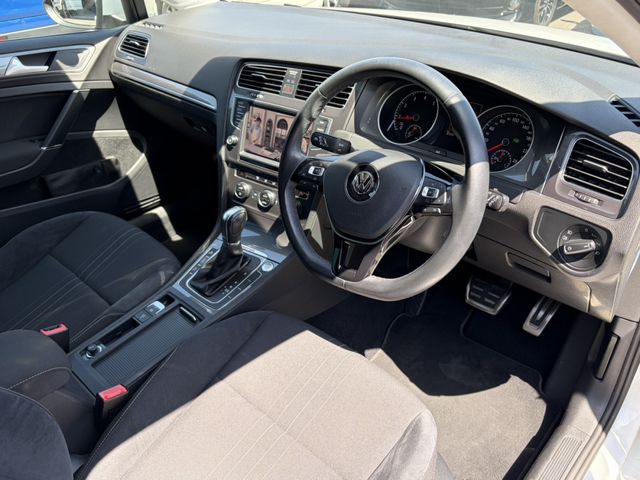 VOLKSWAGEN GOLF Alltrack