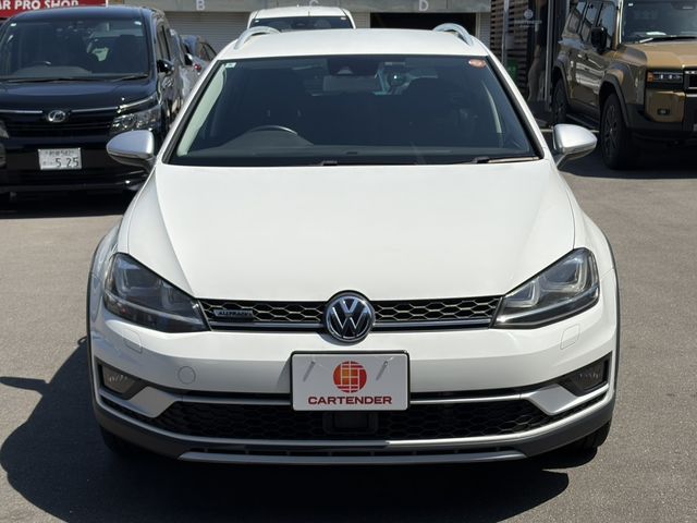 VOLKSWAGEN GOLF Alltrack