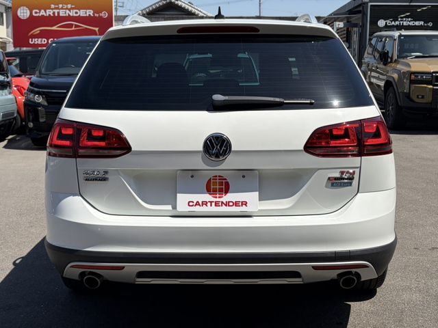 VOLKSWAGEN GOLF Alltrack