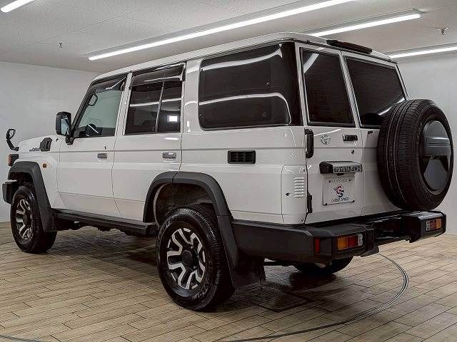 LANDCRUISER 70