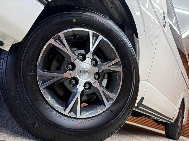 HIACE van 4WD