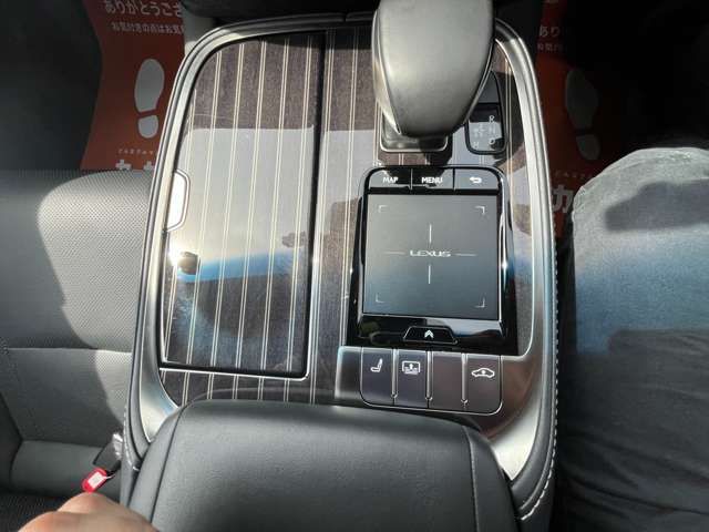 LEXUS LS500