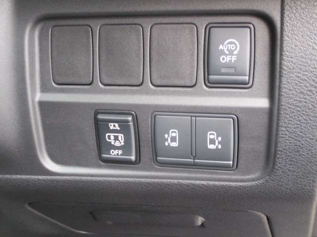 SERENA S-HYBRID 4WD