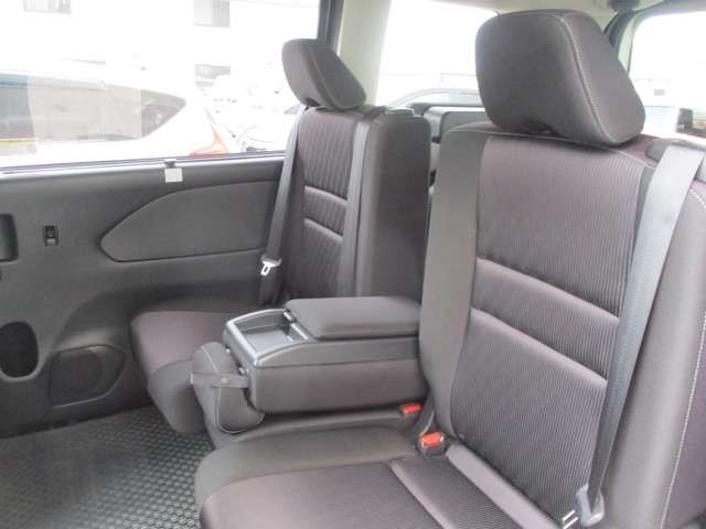 SERENA S-HYBRID 4WD