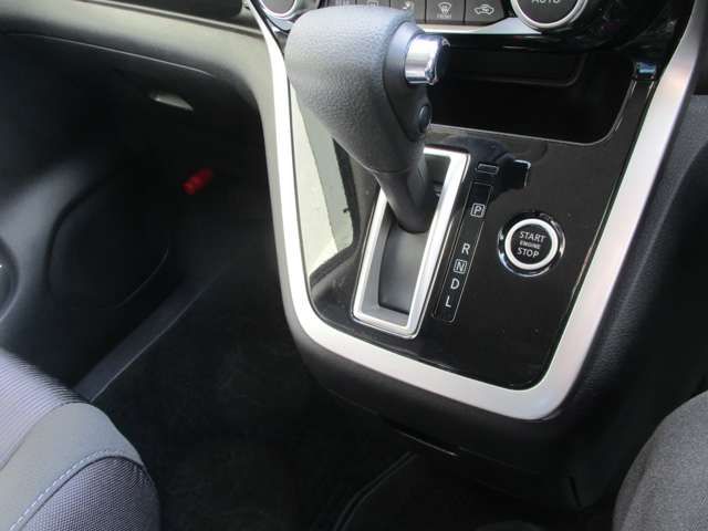 SERENA S-HYBRID 4WD