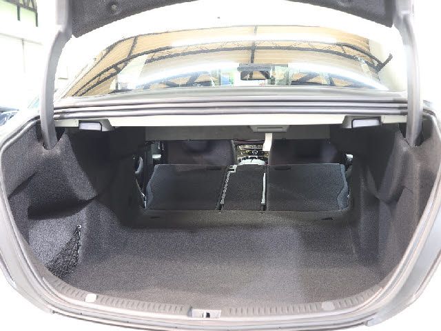 MERCEDES BENZ E class sedan