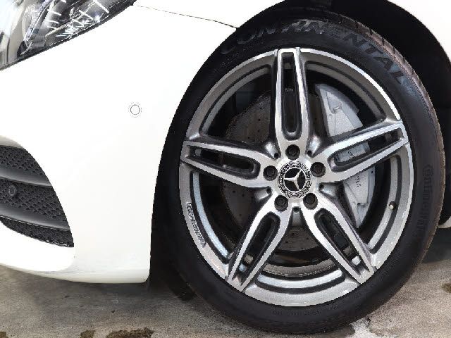 MERCEDES BENZ E class sedan