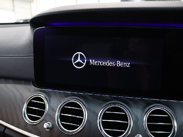 MERCEDES BENZ E class sedan
