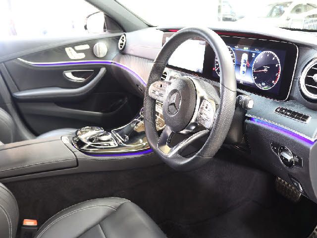 MERCEDES BENZ E class sedan