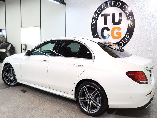 MERCEDES BENZ E class sedan