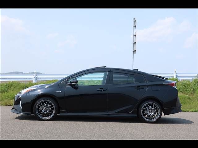 PRIUS 4WD