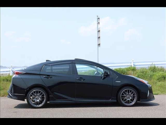 PRIUS 4WD