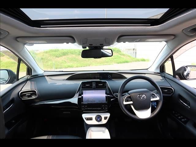 PRIUS 4WD