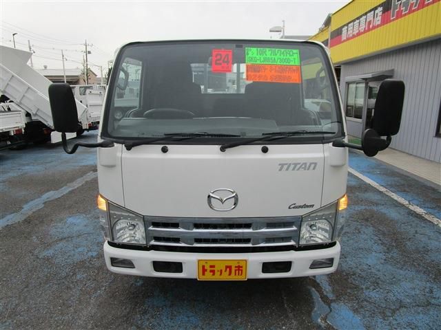 タイタントラック