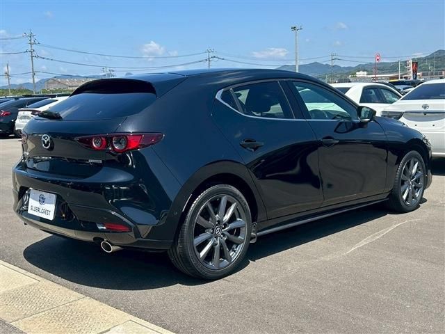 MAZDA3 FASTBACK