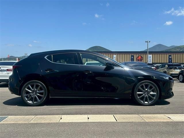 MAZDA3 FASTBACK
