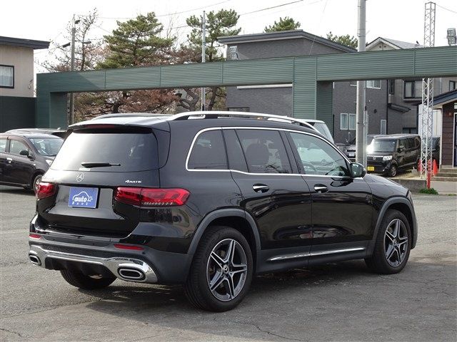 MERCEDES BENZ GLB