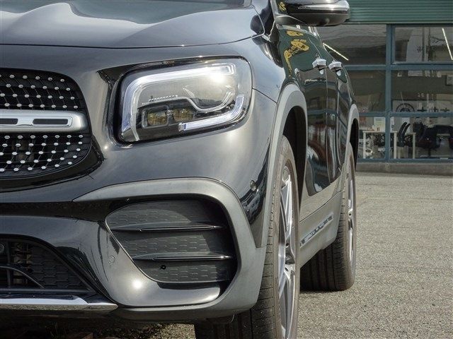 MERCEDES BENZ GLB