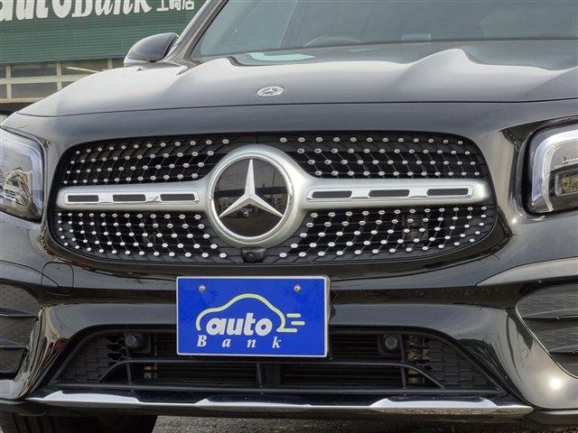MERCEDES BENZ GLB