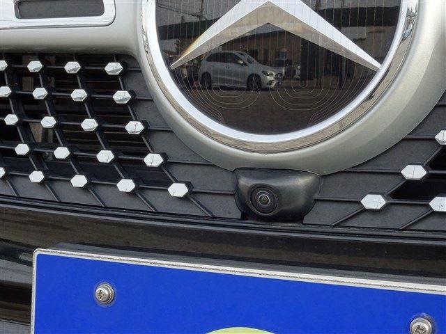 MERCEDES BENZ GLB