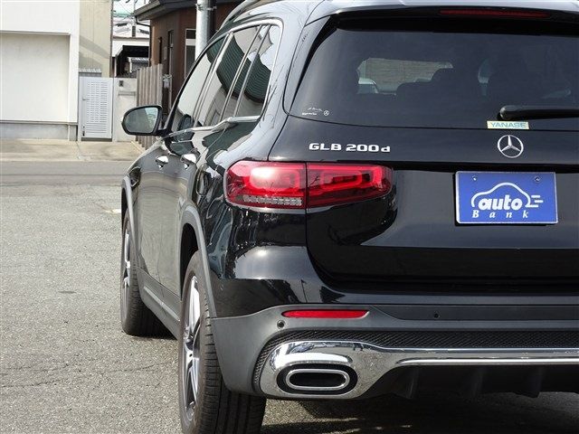 MERCEDES BENZ GLB
