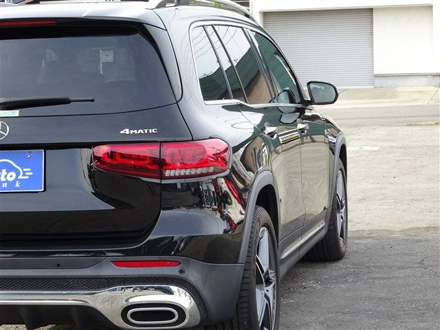 MERCEDES BENZ GLB