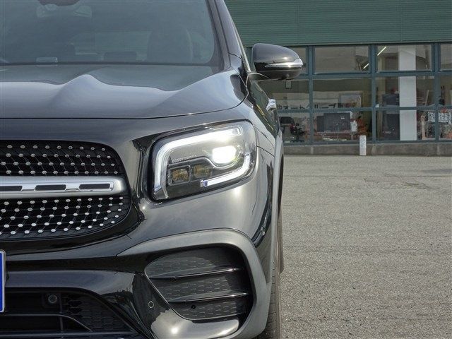 MERCEDES BENZ GLB