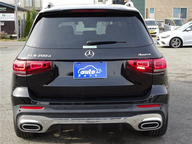 MERCEDES BENZ GLB