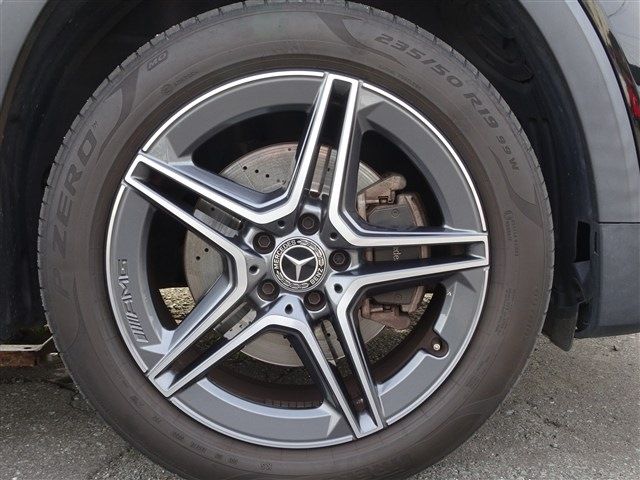 MERCEDES BENZ GLB