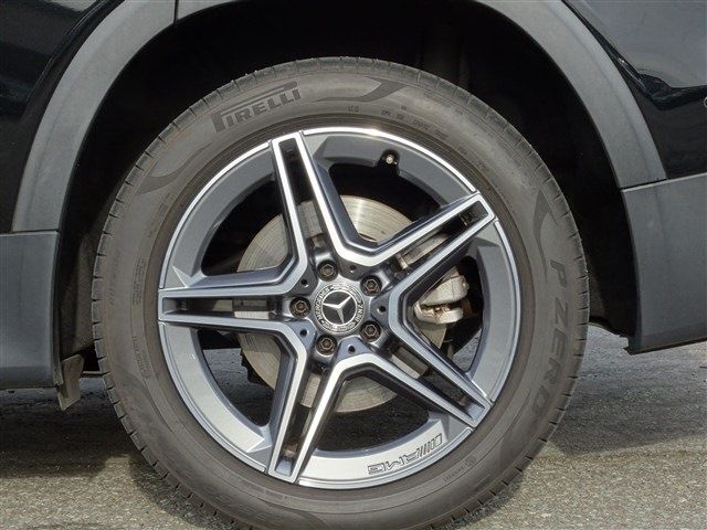 MERCEDES BENZ GLB