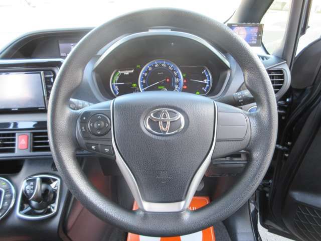 VOXY HYBRID