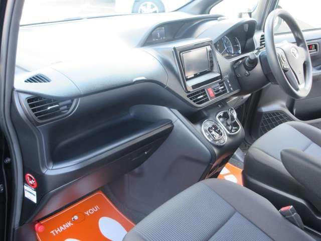 VOXY HYBRID
